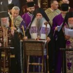 Porfirije služio opijelo ratnom zločincu Mladiću: ‘Nijedan zemaljski sud nije nepogrešiv, umro je za opstanak svog naroda’