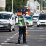 Auto u Držićevoj završio na krovu. Zagrebačka policija: ‘Jako pijana gospođa se loše prestrojila, nije joj prvi put’