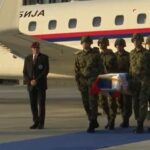 Tijelo zločinca Mladića stiglo u Srbiju Vladinim avionom. Mediji objavili detalje o sprovodu