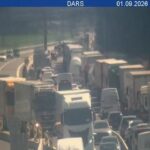 Velika potjera u Sloveniji: bježao autocestom, zaustavili ga stingerom, razlupao više policijskih vozila