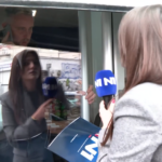 Novinari pokušali ući u prostor u kojem je navodno Vučićev pozivni centar. Ljudi u crnom ih izgurali van