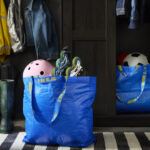 Upravo je stigla nova verzija kultne IKEA FRAKTE torbe, pogledajte kako sad izgleda