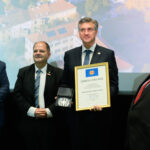 Plenković kao član Hrvatske paneuropske unije u Karlovcu dobio ‘njemačku paneuropsku medalju’
