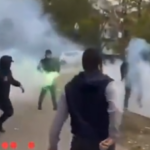 Strašne scene pred biračkim mjestom u Pančevu. Maskirani muškarci palicama i bakljama mlatili mladiće