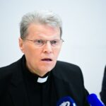 Nadbiskup Hranić: ‘Prestanite s miješanjem politike i religije, Isus razdvaja Boga i Hrvate!’