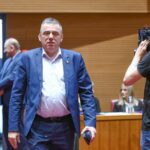 DP-ovac Ćipe ludovao u Saboru: ‘Moja stranka je brana jugofilima, novinare je davno trebalo lustrirati’