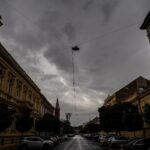 Stiže ozbiljna promjena vremena s pljuskovima, grmljavinom i olujnim vjetrom. Nevrijeme moguće već večeras